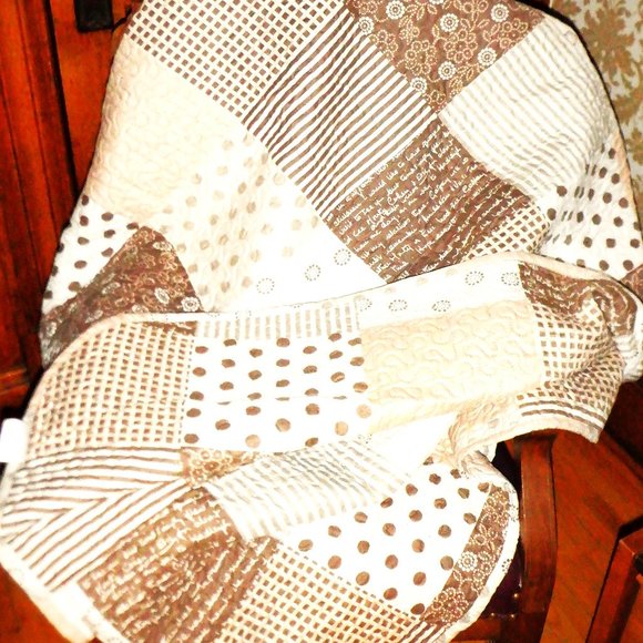 ~~~ Summer Type QUILT ~~  Next to New - Picture 1 of 1